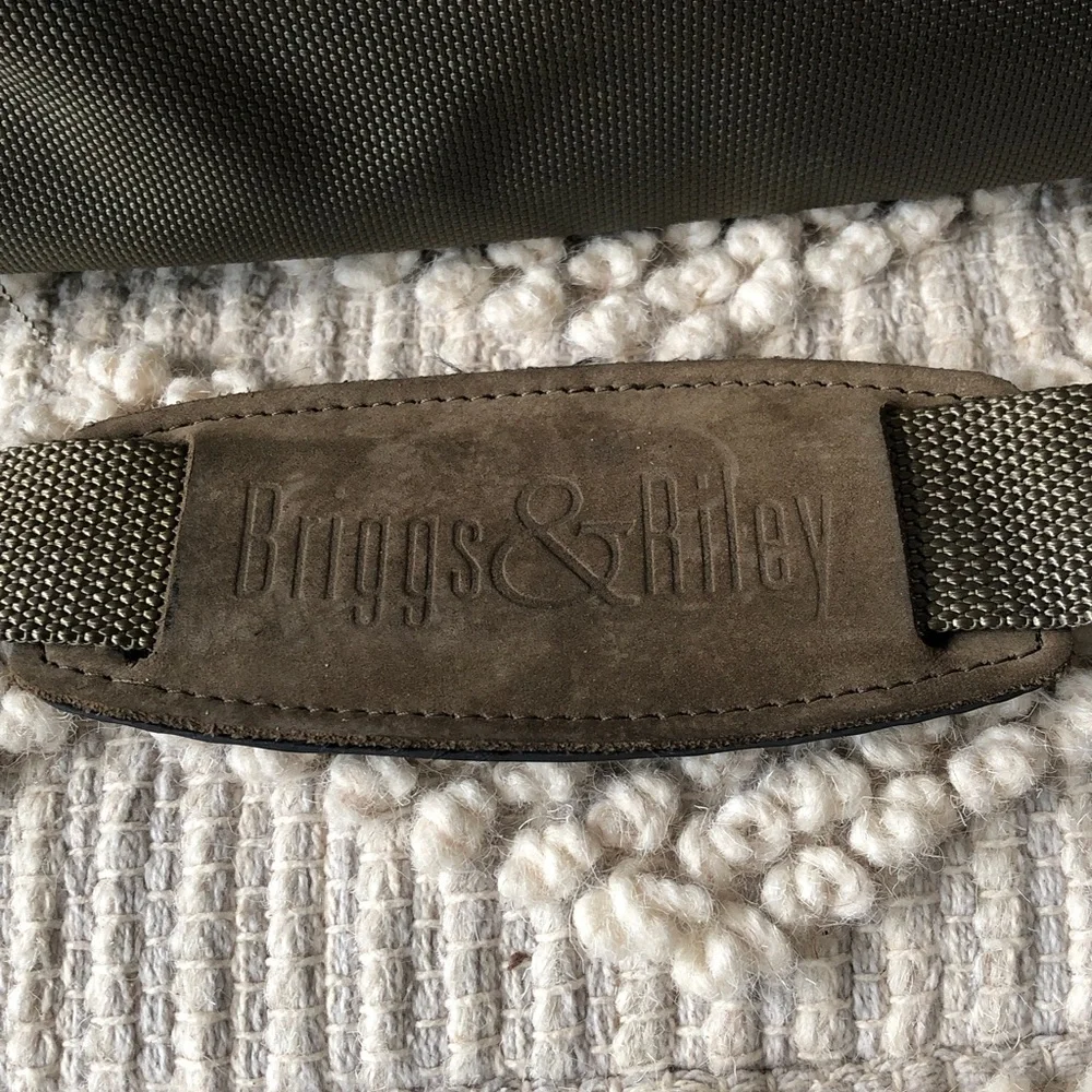Briggs & Riley Bag 17” Bag Olive Green Duffle Crossbody Multi Pocket Travel Bag! - Picture 2 of 9